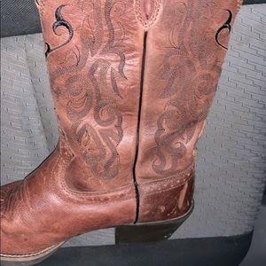 Justin Cowboy boots. Only wore a few times